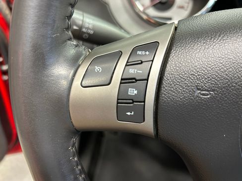 Used 2006 Pontiac Solstice Convertible w/ Premium Package RWD image 10