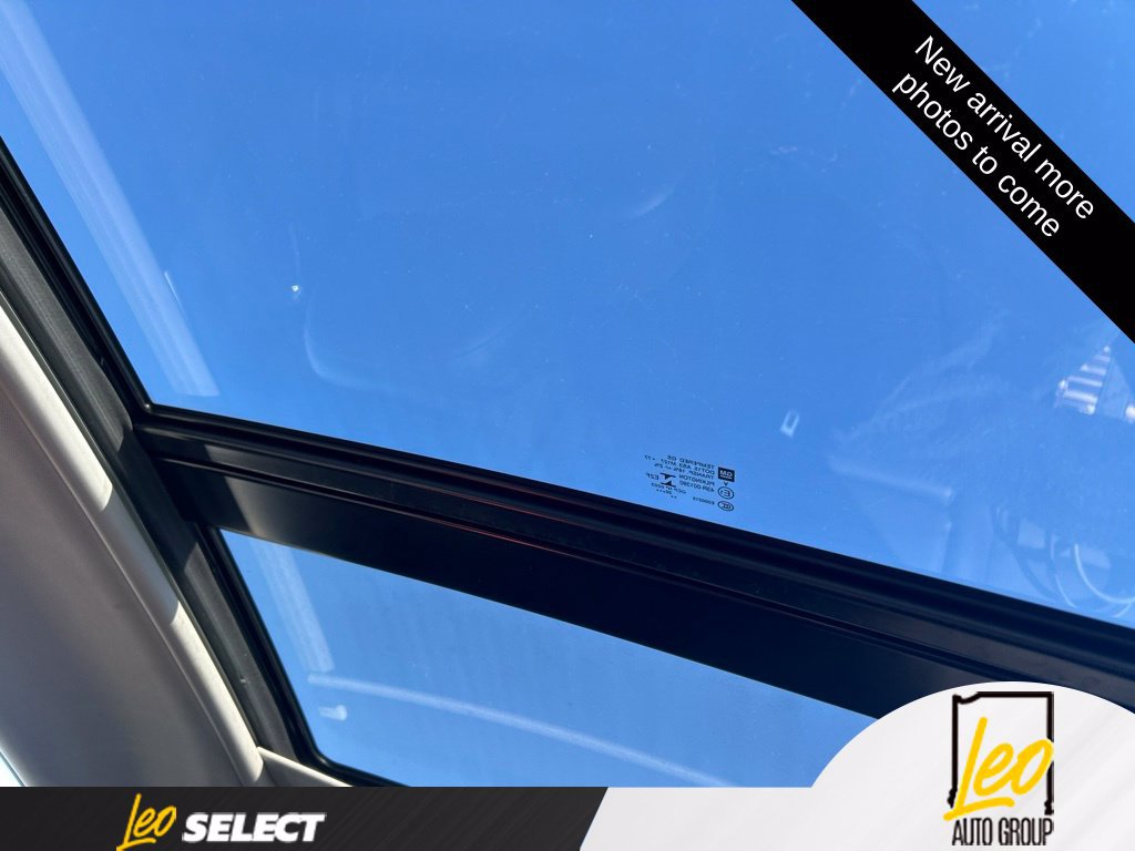 Used 2022 Chevrolet Malibu LT w/ Leather Package FWD image 6