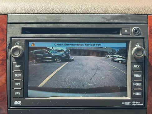 Used 2011 Chevrolet Tahoe LTZ AWD/4WD image 30