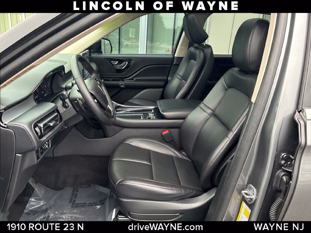 Certified 2024 Lincoln Aviator AWD w/ Premium Package image 12