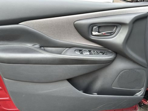 Used 2019 Nissan Murano S image 6