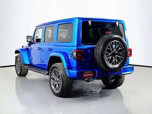 Used 2023 Jeep Wrangler Unlimited Sahara AWD/4WD image 3