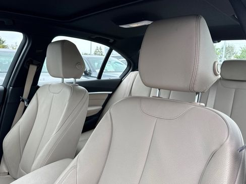 Used 2017 BMW 330e image 22