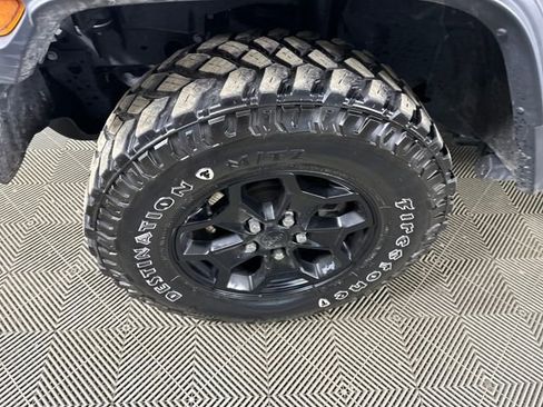 Used 2023 Jeep Wrangler Unlimited w/ Cold Weather Group image 9