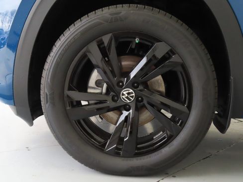 New 2026 Volkswagen Atlas Cross Sport SEL R-Line AWD/4WD image 29