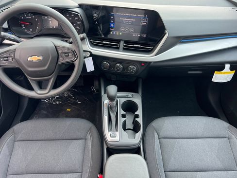 New 2026 Chevrolet Trax LS w/ LS Convenience Package FWD image 10