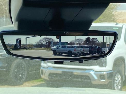 New 2026 Chevrolet Silverado 1500 High Country w/ Technology Package AWD/4WD image 12