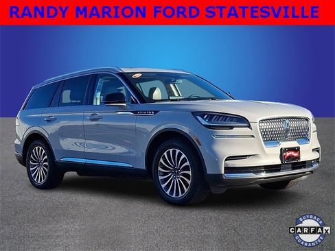 Used 2023 Lincoln Aviator AWD w/ Premium Package image 3