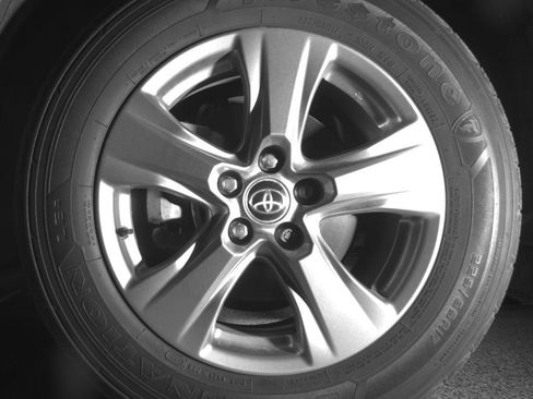 Used 2023 Toyota RAV4 XLE w/ Convenience Package FWD image 18