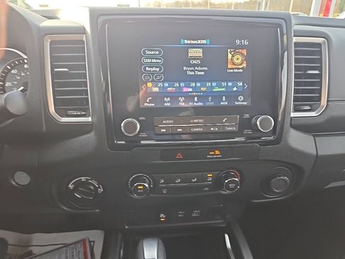 Used 2022 Nissan Frontier SV w/ Technology Package image 18