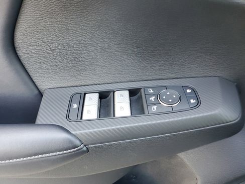 Used 2025 Mitsubishi Outlander SE image 29