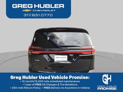 Used 2025 Chrysler Pacifica Limited FWD image 9