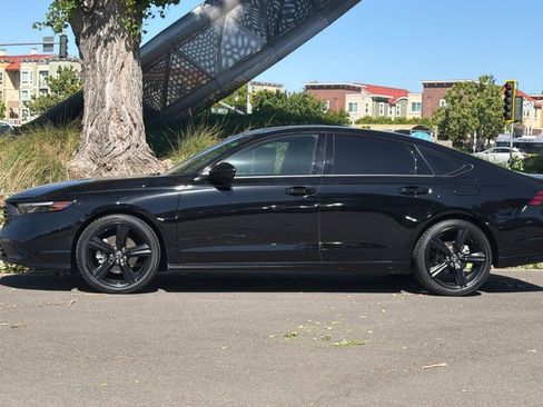 Used 2023 Honda Accord Sport image 7