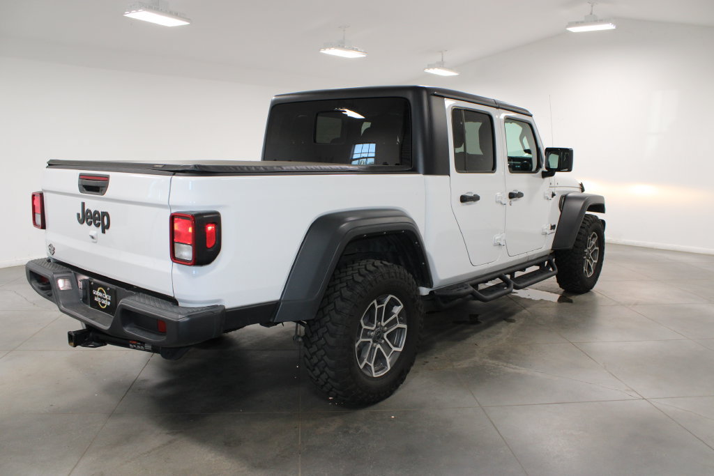 Used 2023 Jeep Gladiator Sport AWD/4WD image 9