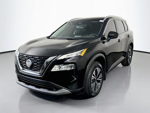 Used 2021 Nissan Rogue SV w/ Premium Package FWD image 4