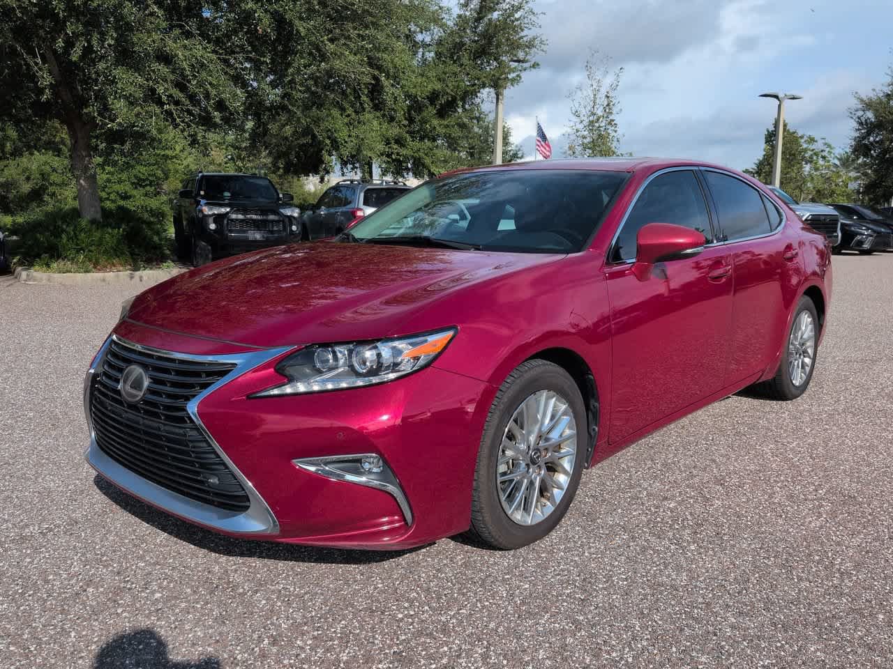 Used 2018 Lexus ES 350 w/ Luxury Package w/Wood Trim FWD image 2