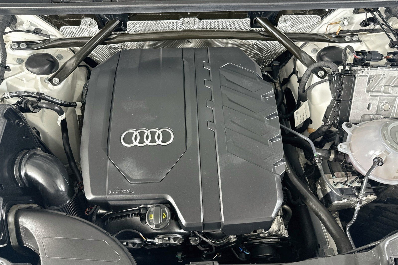 Used 2023 Audi Q5 2.0T Premium w/ Convenience Package AWD/4WD image 12