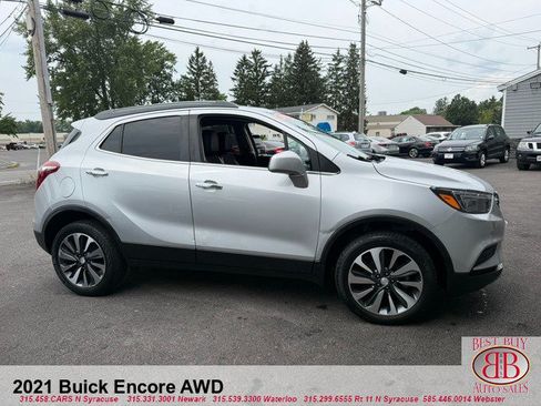 Used 2021 Buick Encore Preferred AWD/4WD image 2