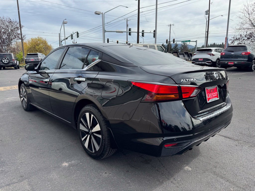 Used 2021 Nissan Altima 2.5 SV w/ SV Premium Package AWD/4WD image 5