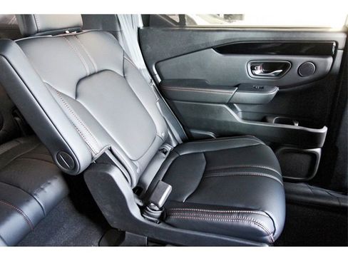 New 2025 Honda Pilot TrailSport image 10