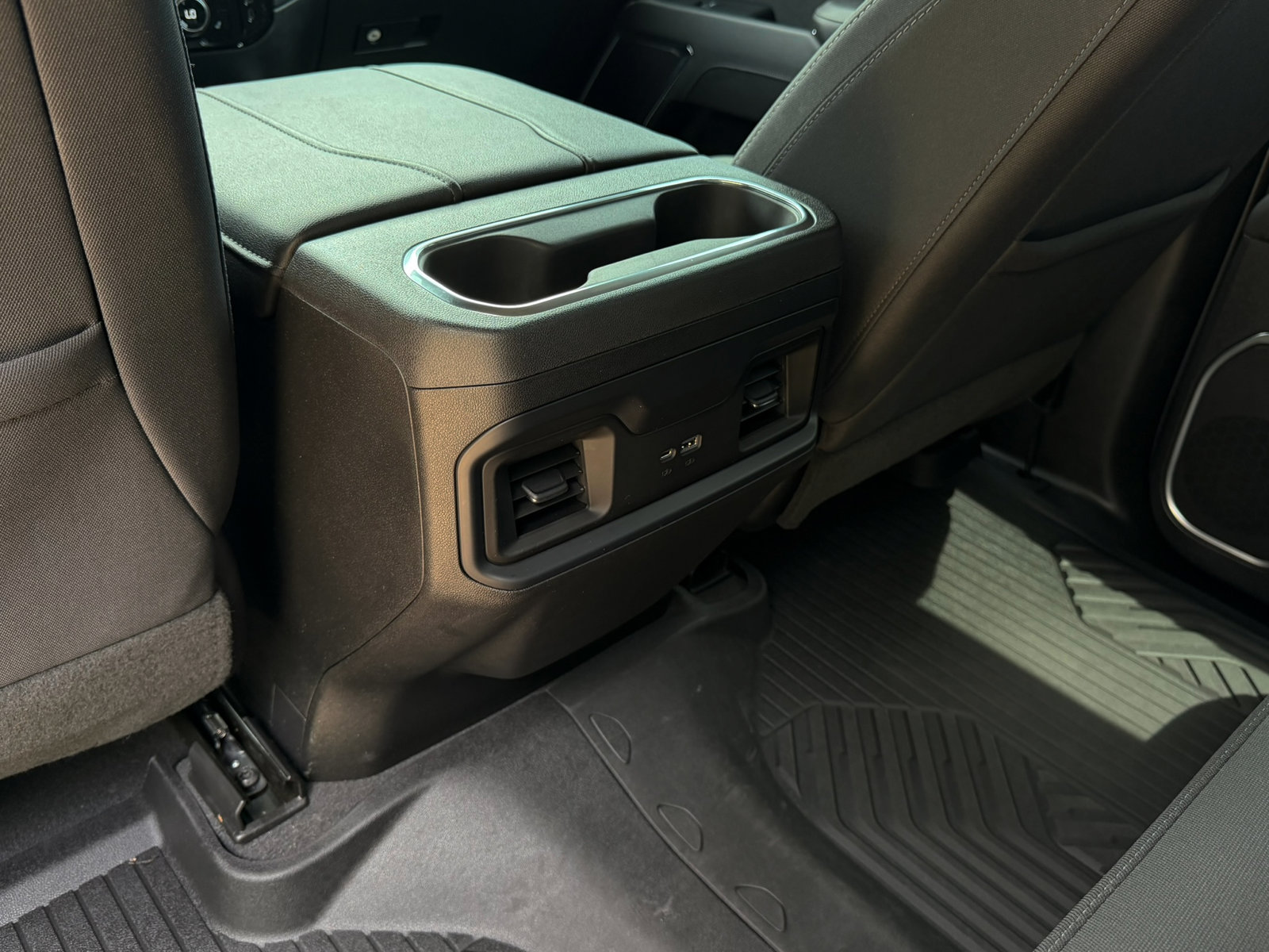 Used 2023 Chevrolet Silverado 1500 LT AWD/4WD image 29