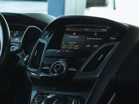 Used 2014 Ford Focus Titanium image 20