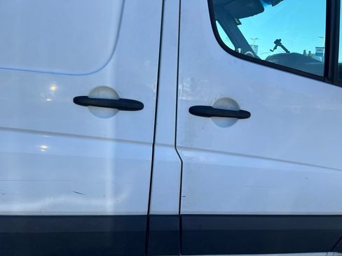 Used 2017 Mercedes-Benz Sprinter 2500 image 10