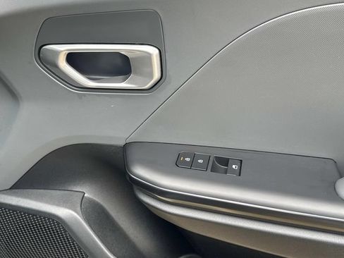 Used 2025 Kia K4 FWD image 19