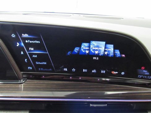 Used 2021 Cadillac Escalade ESV Sport w/ Heavy-Duty Trailer Package AWD/4WD image 38