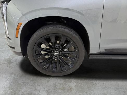 Used 2025 Cadillac Escalade ESV Sport Platinum w/ LPO, ONYX Package AWD/4WD image 20