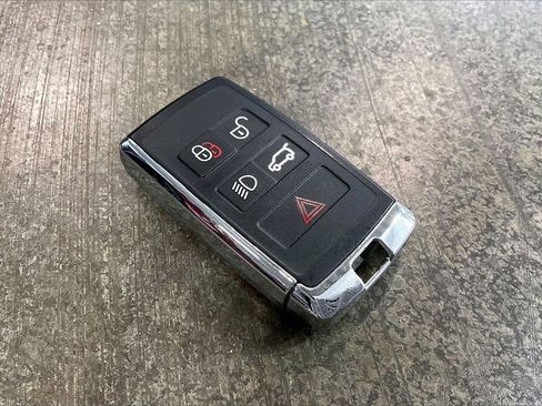 Used 2024 Land Rover Defender 110 V8 image 11