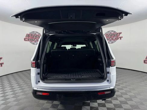Used 2024 Jeep Wagoneer L 4WD w/ HD Trailer Tow Package image 27