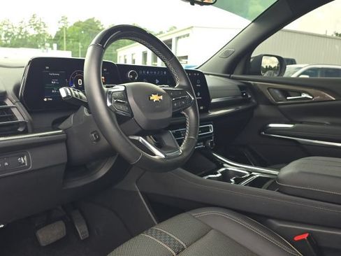 Used 2025 Chevrolet Traverse High Country FWD image 26