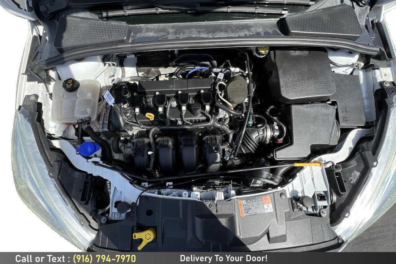 Used 2015 Ford Focus SE FWD image 12