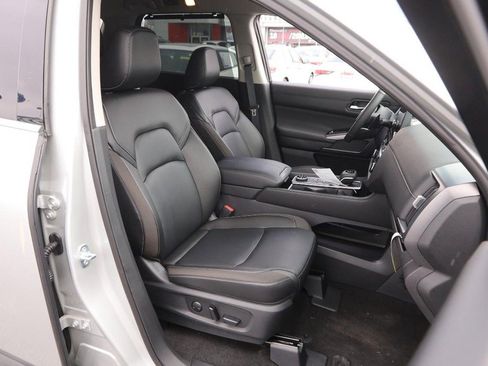 New 2025 Nissan Pathfinder SL w/ Cargo Package image 29