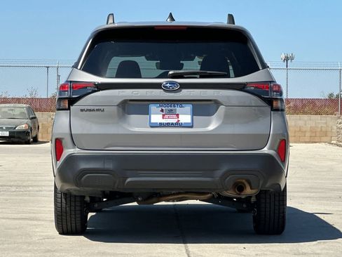 Used 2025 Subaru Forester Premium AWD/4WD image 4