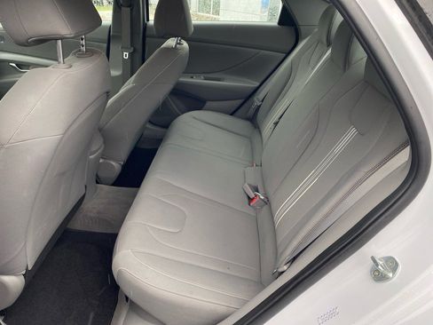 Used 2021 Hyundai Elantra Blue image 23