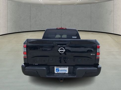 Used 2024 Nissan Frontier SV image 6