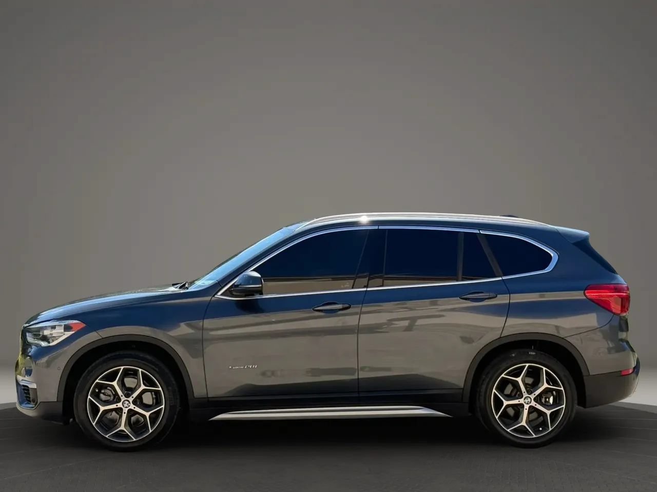 Used 2017 BMW X1 sDrive28i FWD image 6