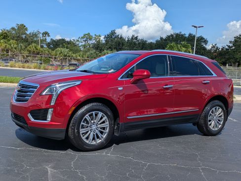 Used 2019 Cadillac XT5 Luxury FWD image 2