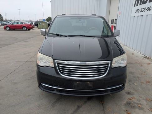 Used 2013 Chrysler Town & Country Limited w/ Luxury Group image 25