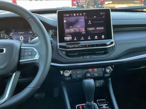 New 2026 Jeep Compass Latitude image 7