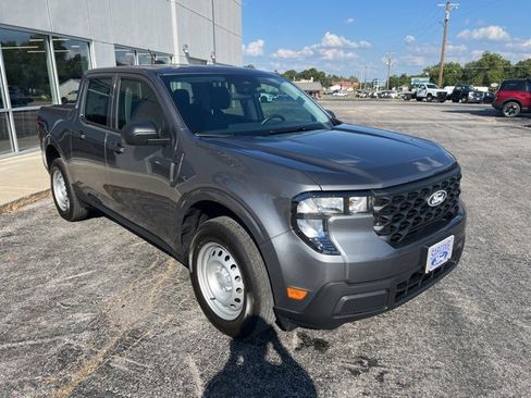 New 2025 Ford Maverick XL image 3