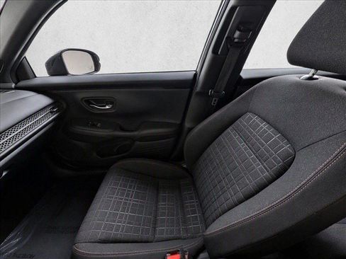 Used 2025 Honda HR-V Sport image 22