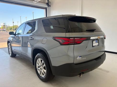 Used 2023 Chevrolet Traverse LS FWD image 17