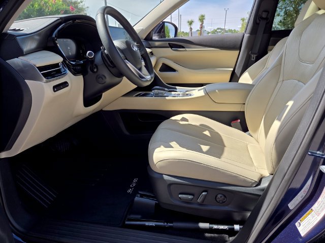 Used 2025 INFINITI QX60 Luxe w/ Vision Package FWD image 11