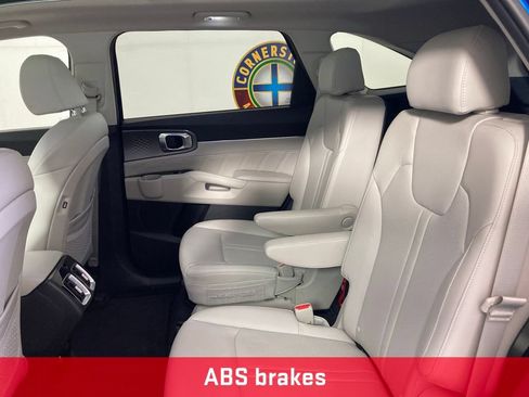 Used 2023 Kia Sorento SX AWD/4WD image 17