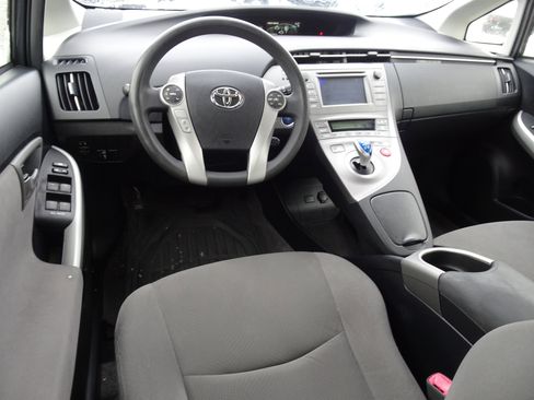 Used 2013 Toyota Prius Two image 14
