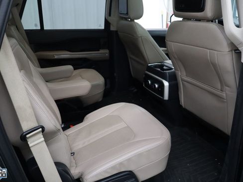 Used 2023 Ford Expedition Limited image 26