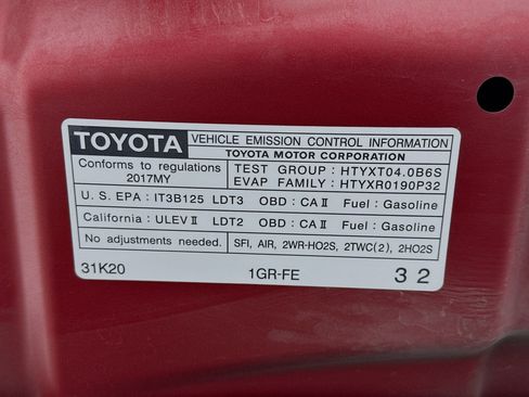 Used 2017 Toyota 4Runner SR5 AWD/4WD image 21
